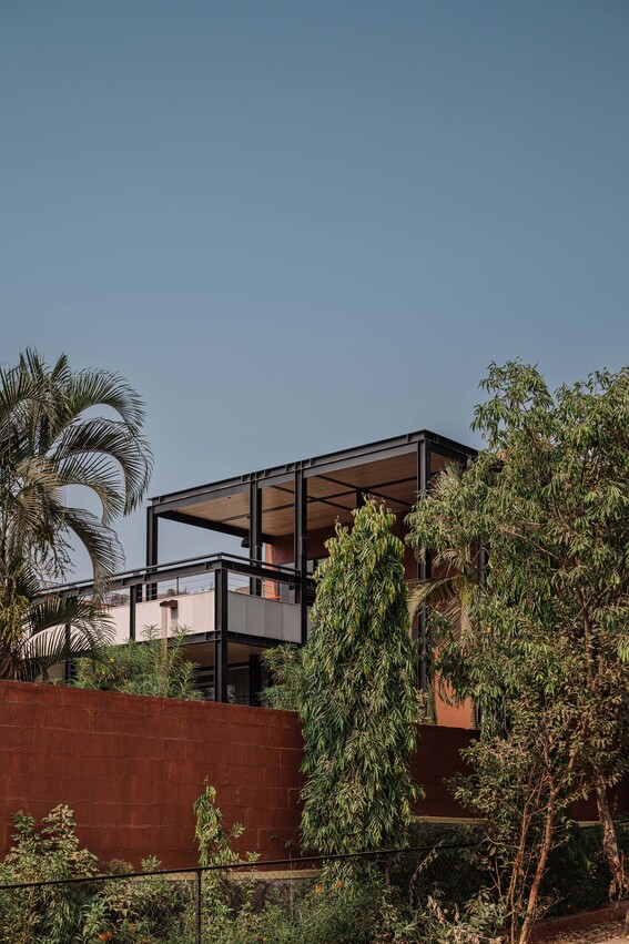 House of Material and Character, Lonavala, Maharashtra, by SHROFFLEóN 19 Shroff-Leon-Arora-Lonavala House