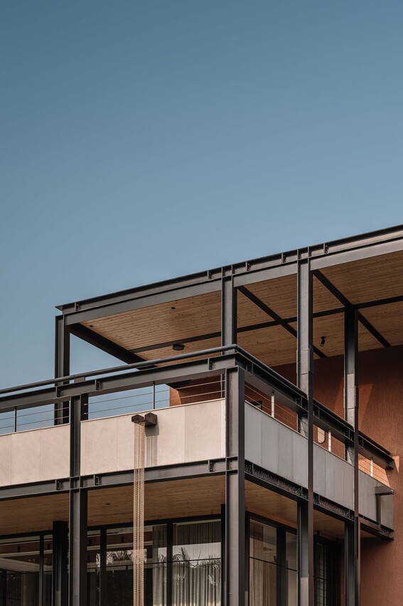 House of Material and Character, Lonavala, Maharashtra, by SHROFFLEóN 4 Shroff Leon Arora Lonavala House