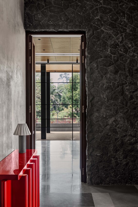 House of Material and Character, Lonavala, Maharashtra, by SHROFFLEóN 5 Shroff Leon Arora Lonavala House