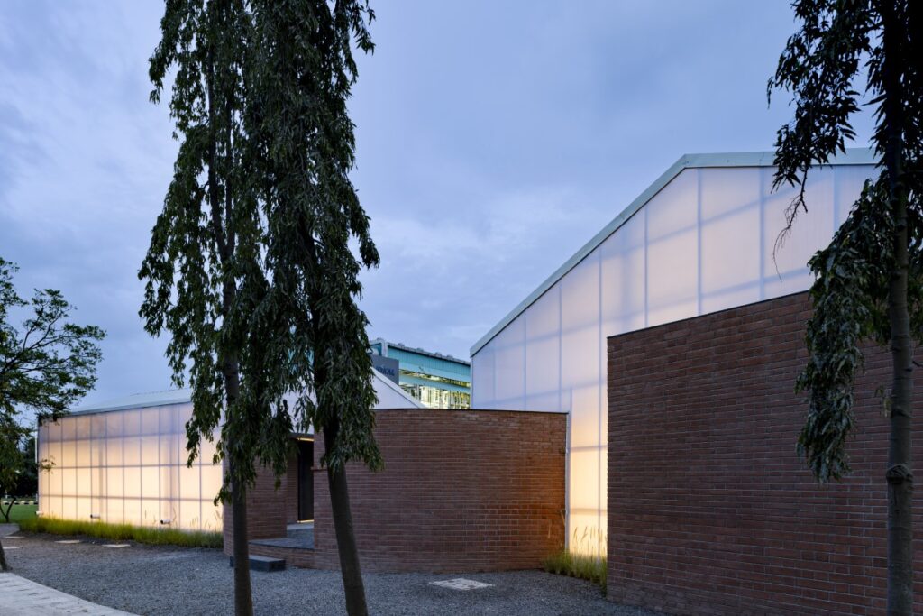 Sangam, Pune, Maharashtra, by Alkesh Gangwal & Associates 13 Sangam Canteen, Alkesh Gangwal & Associates. © Vivek Eadara