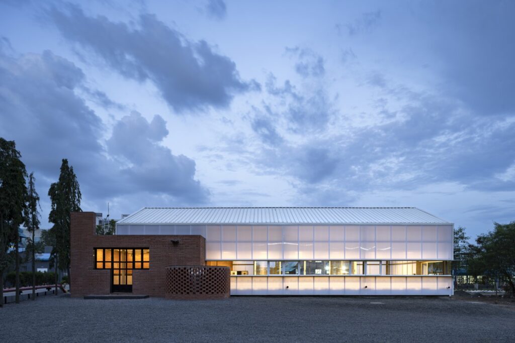 Sangam, Pune, Maharashtra, by Alkesh Gangwal & Associates 14 Sangam Canteen, Alkesh Gangwal & Associates. © Vivek Eadara