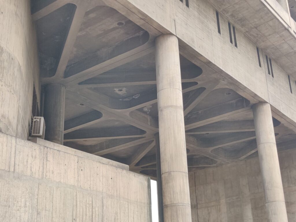 Ribbed waffle slab with curved corners, 2022, Photo Credits Suhela Kaur Maini